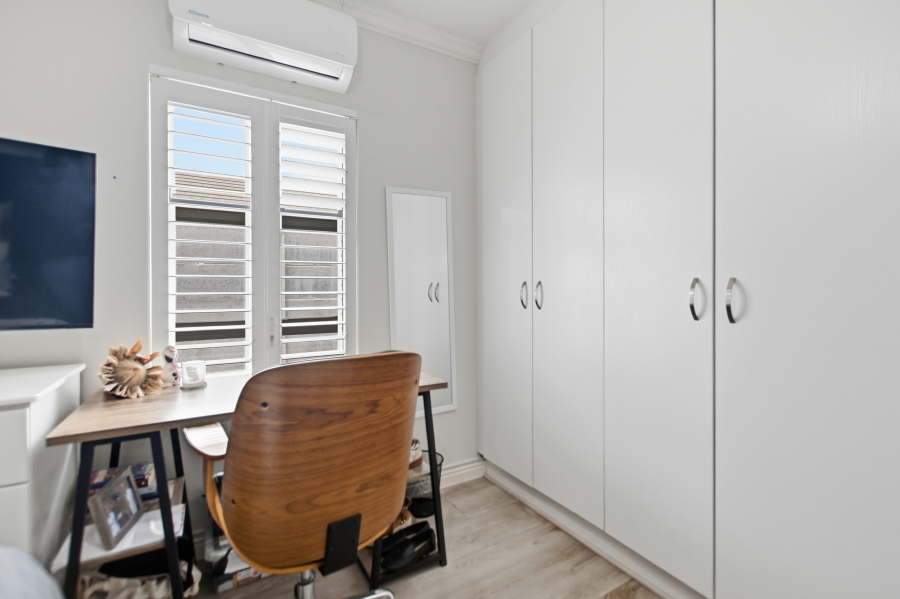 4 Bedroom Property for Sale in Sunningdale Western Cape